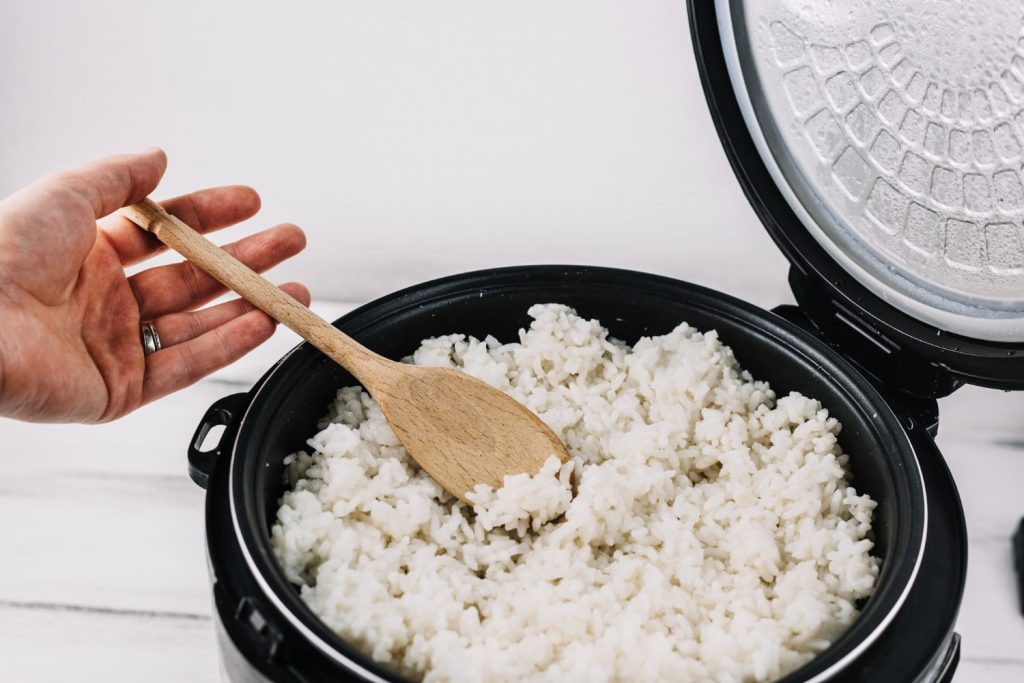  Rice Hack for Weight Loss Prepare rice for weight loss by choosing brown rice, using portion control, cooking with less oil, and adding veggies." 